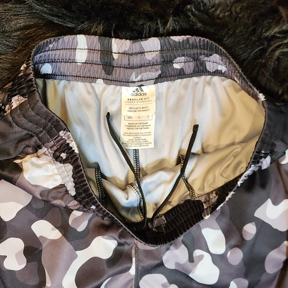 Adidas Boy's Gray And Black Camo Print Shorts Size L